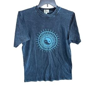 Rhea Yin Yang Boho Mandala T-Shirt in Acid Wash Blue Size Large 100% Cotton